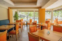 Coral Costa Caribe Beach Resort - All Inclusive - bar