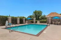 Comfort Suites Waco Near University Area - Pools