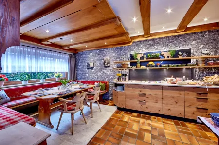 Hotel Franziska Отели в г. Миттенвальд