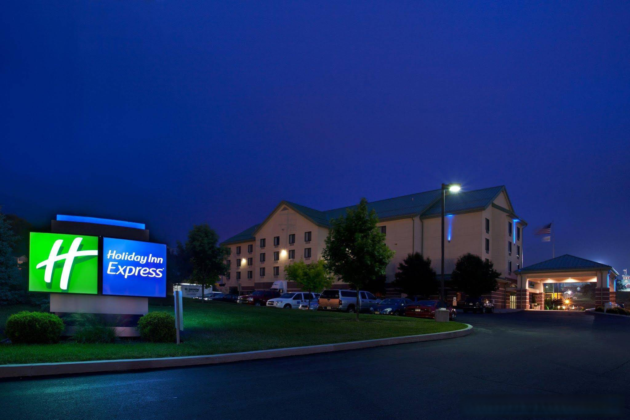 Holiday Inn Express Breezewood, an Ihg Hotel