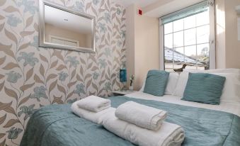 Tregoney House - Housity