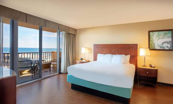 La Quinta Inn & Suites by Wyndham Cocoa Beach Oceanfront