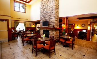 Holiday Inn Express & Suites Turlock-Hwy 99