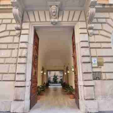 Suite Deal Hotel Exterior