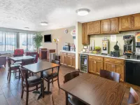 Super 8 by Wyndham North Sioux City Hotels in Union County