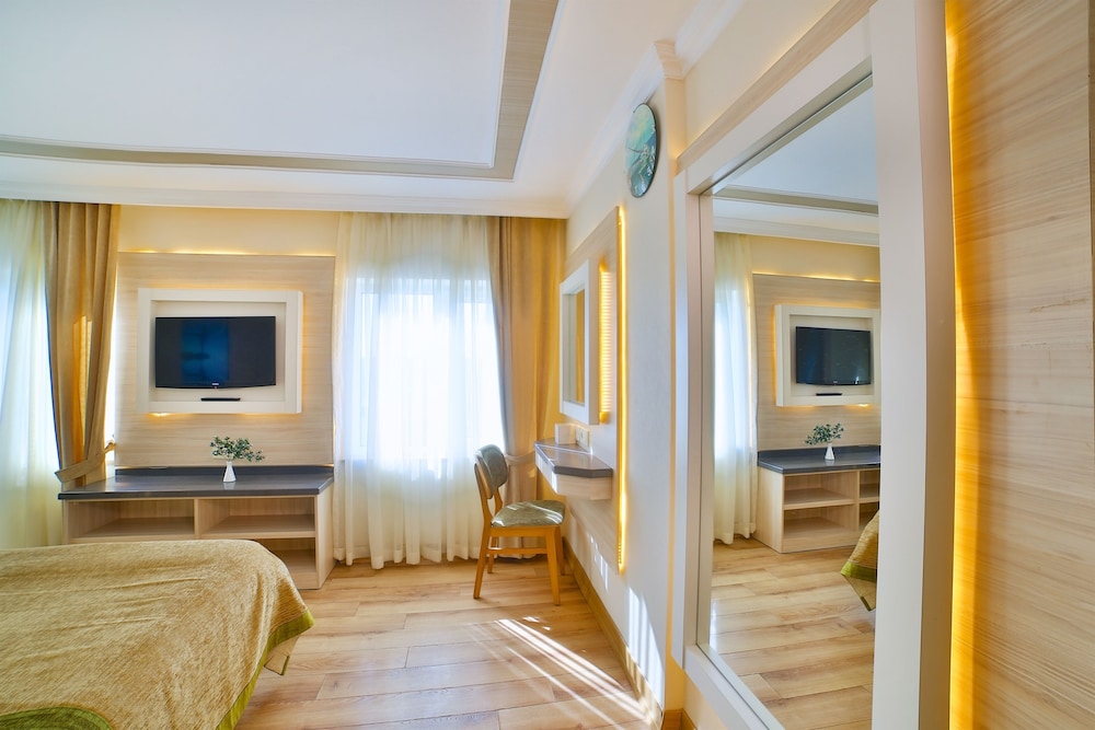 Bulvar Palas & Spa Old City Hotel