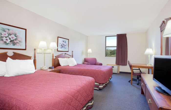 Ramada by Wyndham Angola/Fremont Area