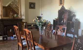 Riverside Bed and Breakfast - Housity