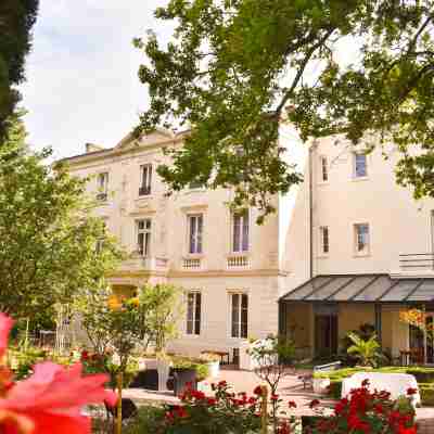 Le Champlain Hotel Exterior