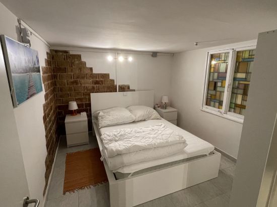 Cozy Furnished Basement Apartment