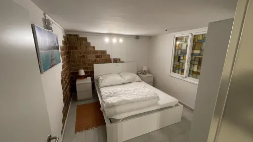 Cozy Furnished Basement Apartment