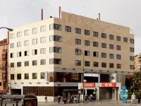 Acta Pirámides Hotels near Usera Metro Station