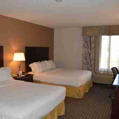 Holiday Inn Express & Suites Winner Rooms