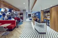 Holiday Inn Express GIBRALTAR by IHG - bar