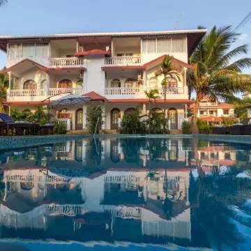 La Vaiencia Beach Resort, Morjim Beach