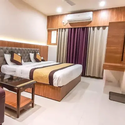 Hotel Geeta Bilaspur Hotels near Kukurdi river D.I.G.