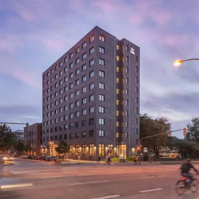 Holiday Inn - the niu, BRICKS HAMBURG EPPENDORF by IHG Hoteles cerca de Estación de metro Sierichstrasse