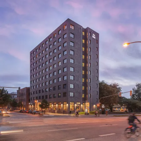Holiday Inn - the niu, BRICKS HAMBURG EPPENDORF by IHG Отели рядом с достопримечательностью «Ольсдорфское кладбище»