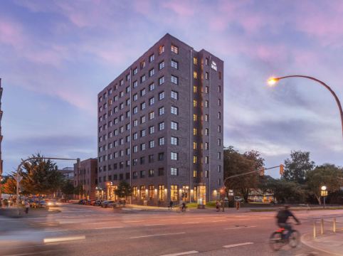 Holiday Inn - the niu, Bricks Hamburg Eppendorf