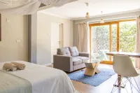 The Leslie Executive Hotel
