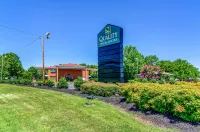 Quality Inn & Suites Creedmor - Butner Hotels in Butner