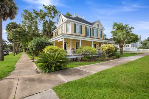 Coombs Inn & Suites Hotels in Apalachicola