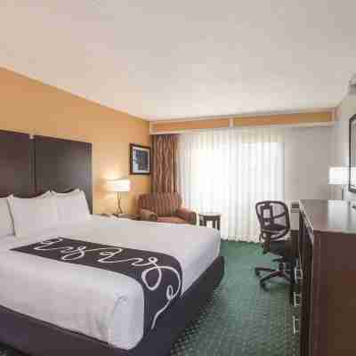 University Inn & Suites Berkeley Rooms