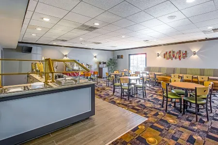 Clarion Inn Columbia Airport Отели в г. Спрингдейл