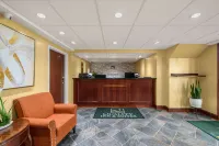 Hibiscus Inn & Suites Hotels in Smithville