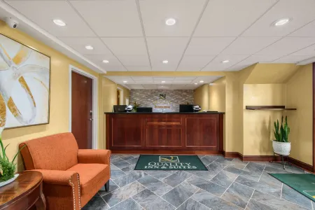 Hibiscus Inn & Suites