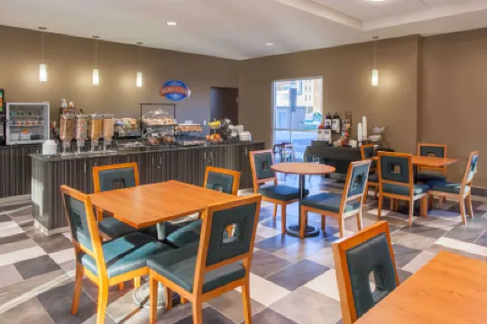 大福克斯温德姆唄盟套房酒店