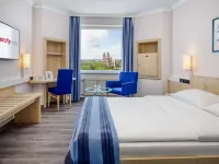 Hotel Freiburg City Center by Leonardo Hotels Hotels near Schlossberg