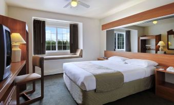 Microtel Inn & Suites by Wyndham Eagle River/Anchorage Are