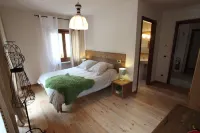 Maison le Champ B&B Questa Casa Non è un Albergo Hotels in Ла-Саль