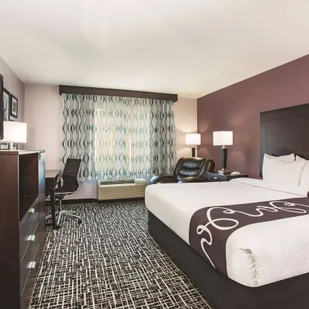La Quinta Inn & Suites by Wyndham Russellville
