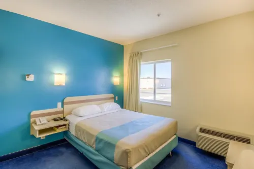 Super 8 by Wyndham Estevan