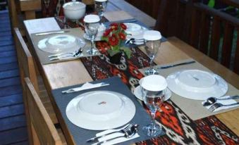 [Deact] Rumah Kedaung Guest House & Cafe