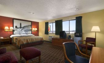 Super 8 by Wyndham Kalamazoo