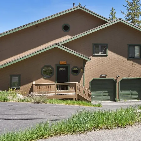 Bearfoot Lodge Near Fishing and Hiking