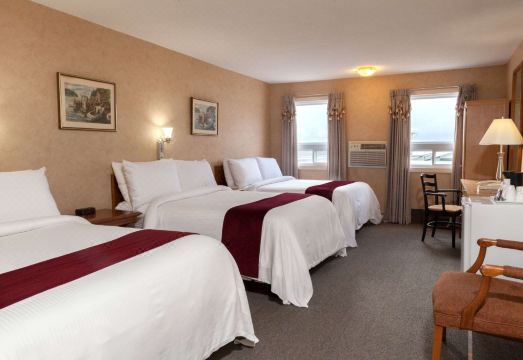 데이즈 인 바이 윈덤 프레더릭턴