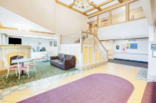 Super 8 by Wyndham Brooklyn