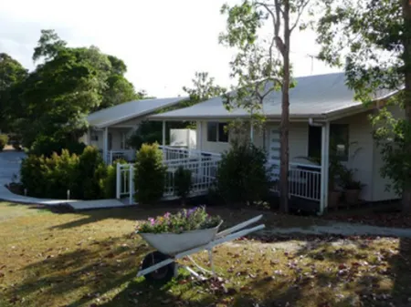 Tinaroo Sunset Retreat Отели рядом с достопримечательностью «Artistree Gallery»