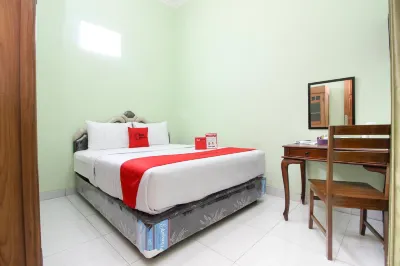 RedDoorz Plus Near Taman Sari