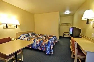Hilltop Inn & Suites Hotel di Apple Valley