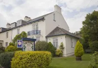 The Parks Guest House - 4-Star