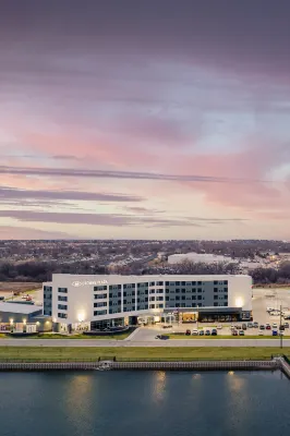 Crowne Plaza Kearney Hotels in Collins