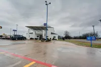 Motel 6 Denison, TX - Parkplatz