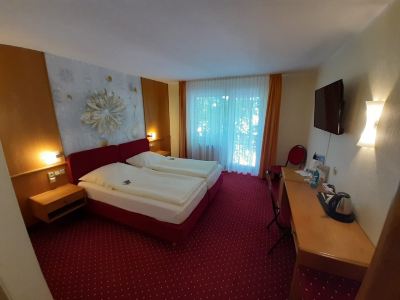 Economy Double Room, 2 Twin Beds, Non Smoking, Ground Floor