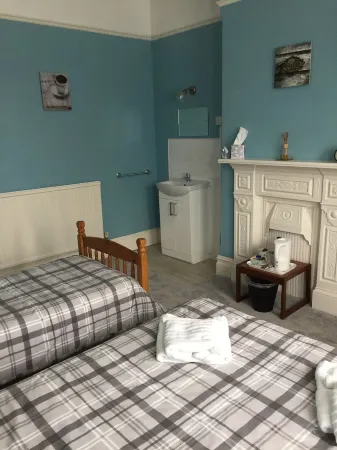 Inglewood Guest House Отели в г. Сандаун