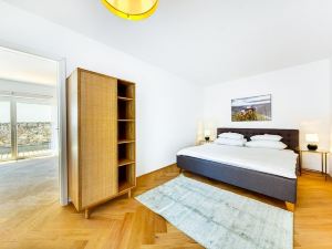 Deluxe Apartment With Terrace and Parking in the Historic City Centre of Krems an der Donau